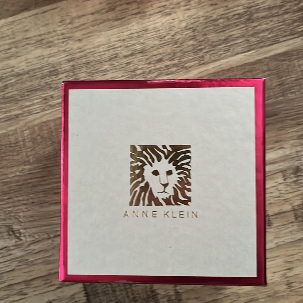 NIB Anne Klein Leaf Rhinestone Pin - Picture 4 of 4